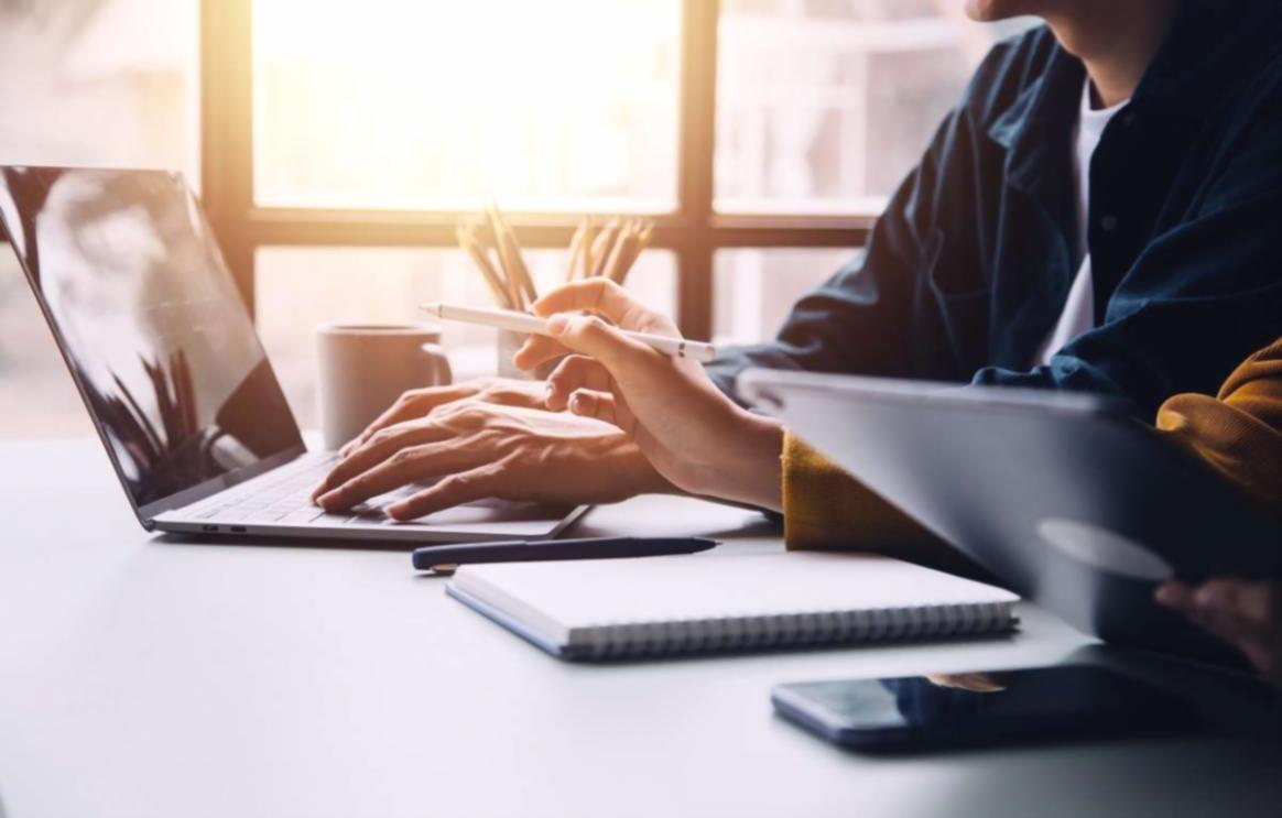 Lernmaterialien und Ressourcenbibliothek für strukturiertes Selbststudium